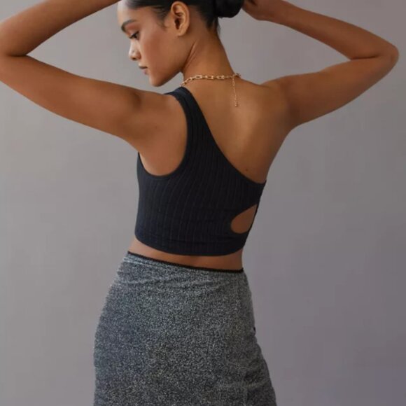 Asymmetric Black Juniper one shoulder cut out tank top - Picture 5 of 6